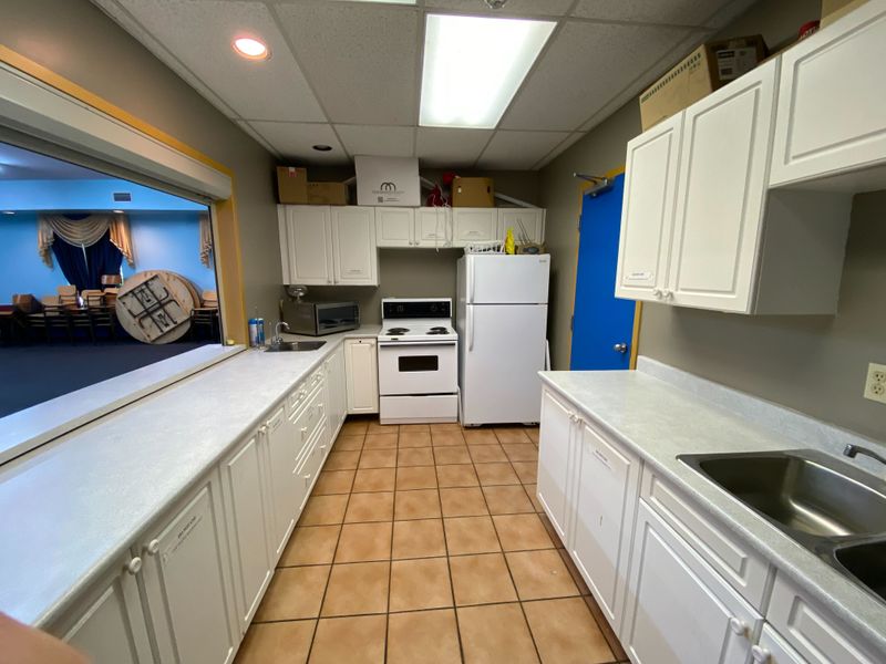 Whole Kitchen