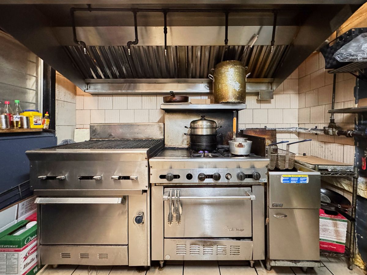 Urban Restaurant Kitchen, Hot and Cold Prep