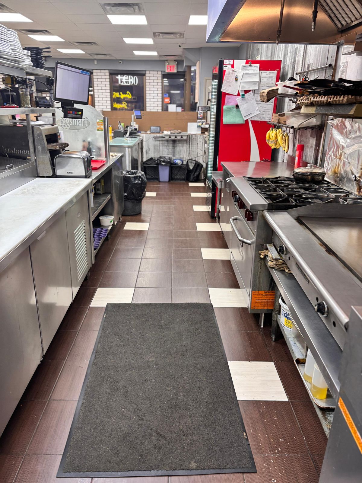 Hot Kitchen  available for rent 